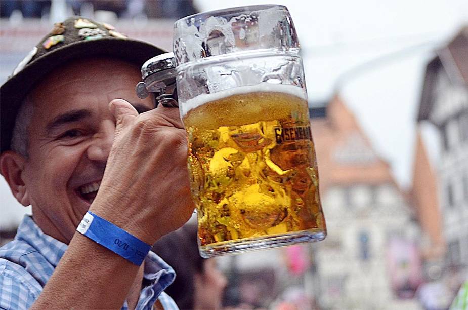 Durante a festa, são servidos cerca de 500 mil litros de chope