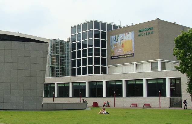 <strong><a href="https://viajeaqui.abril.com.br/estabelecimentos/holanda-amsterda-atracao-museu-van-gogh" target="_blank" rel="noopener">Museu Van Gogh</a>, <a href="https://viajeaqui.abril.com.br/cidades/holanda-amsterda/fotos" target="_blank" rel="noopener">Amsterdã</a></strong>Com o maior acervo de Vincent Van Gogh do mundo, este museu foi recentemente renovado para celebrar os 125 anos de legado do pintor. É casa dos clássicos O Semeador, Amoreira em Flor, O Quarto e diversos de seus famosos auto-retratos. <strong><a href="https://viajeaqui.abril.com.br/estabelecimentos/holanda-amsterda-atracao-museu-van-gogh" target="_blank" rel="noopener">Museu Van Gogh</a>, <a href="https://viajeaqui.abril.com.br/cidades/holanda-amsterda/fotos" target="_blank" rel="noopener">Amsterdã</a></strong>Com o maior acervo de Vincent Van Gogh do mundo, este museu foi recentemente renovado para celebrar os 125 anos de legado do pintor. É casa dos clássicos O Semeador, Amoreira em Flor, O Quarto e diversos de seus famosos auto-retratos.
