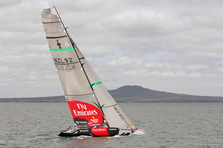 A vela é um dos esportes mais praticados do país. De quando em quando a Nova Zelândia entra na febre de competições globais como a Americas Cup e a Volvo Ocean Race