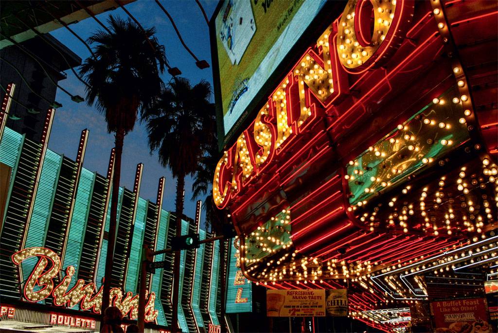 &nbsp;Os neons hist&oacute;ricos de Old Vegas, onde tudo come&ccedil;ou