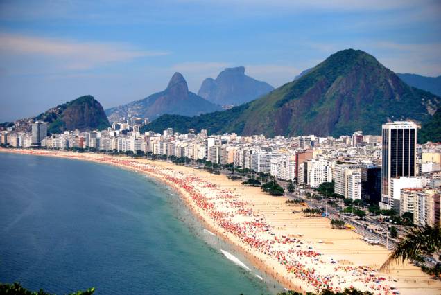<strong>3. <a href="https://viajeaqui.abril.com.br/estabelecimentos/br-rj-rio-de-janeiro-atracao-forte-duque-de-caxias" rel="FORTE DUQUE DE CAXIAS" target="_blank">FORTE DUQUE DE CAXIAS</a></strong> (1 km)Bem menos conhecido do que o <a href="https://viajeaqui.abril.com.br/estabelecimentos/br-rj-rio-de-janeiro-atracao-forte-de-copacabana" rel="Forte de Copacabana" target="_blank">Forte de Copacabana</a>, o Duque de Caxias é uma atração a ser descoberta até pelos cariocas. Chega-se caminhando em meio à Mata Atlântica por uma estrada de paralelepípedos de 800 metros de comprimento. Com sorte, aves exóticas e macaquinhos silvestres dão as caras no trajeto. No topo, armamentos pesados e um museu têm a missão de competir com a vista para a <a href="https://viajeaqui.abril.com.br/estabelecimentos/br-rj-rio-de-janeiro-atracao-praia-de-copacabana" rel="Praia de Copacabana" target="_blank">Praia de Copacabana</a>, o <a href="https://viajeaqui.abril.com.br/estabelecimentos/br-rj-rio-de-janeiro-atracao-cristo-redentor-corcovado" rel="Cristo" target="_blank">Cristo</a> e o <a href="https://viajeaqui.abril.com.br/estabelecimentos/br-rj-rio-de-janeiro-atracao-pao-de-acucar" rel="Pão de Açúcar" target="_blank">Pão de Açúcar</a>.<em>Praça Almirante Júlio de Noronha, s/nº (Leme), 3223-5076, R$ 4</em> <strong>3. <a href="https://viajeaqui.abril.com.br/estabelecimentos/br-rj-rio-de-janeiro-atracao-forte-duque-de-caxias" rel="FORTE DUQUE DE CAXIAS" target="_blank">FORTE DUQUE DE CAXIAS</a></strong> (1 km)Bem menos conhecido do que o <a href="https://viajeaqui.abril.com.br/estabelecimentos/br-rj-rio-de-janeiro-atracao-forte-de-copacabana" rel="Forte de Copacabana" target="_blank">Forte de Copacabana</a>, o Duque de Caxias é uma atração a ser descoberta até pelos cariocas. Chega-se caminhando em meio à Mata Atlântica por uma estrada de paralelepípedos de 800 metros de comprimento. Com sorte, aves exóticas e macaquinhos silvestres dão as caras no trajeto. No topo, armamentos pesados e um museu têm a missão de competir com a vista para a <a href="https://viajeaqui.abril.com.br/estabelecimentos/br-rj-rio-de-janeiro-atracao-praia-de-copacabana" rel="Praia de Copacabana" target="_blank">Praia de Copacabana</a>, o <a href="https://viajeaqui.abril.com.br/estabelecimentos/br-rj-rio-de-janeiro-atracao-cristo-redentor-corcovado" rel="Cristo" target="_blank">Cristo</a> e o <a href="https://viajeaqui.abril.com.br/estabelecimentos/br-rj-rio-de-janeiro-atracao-pao-de-acucar" rel="Pão de Açúcar" target="_blank">Pão de Açúcar</a>.<em>Praça Almirante Júlio de Noronha, s/nº (Leme), 3223-5076, R$ 4</em>