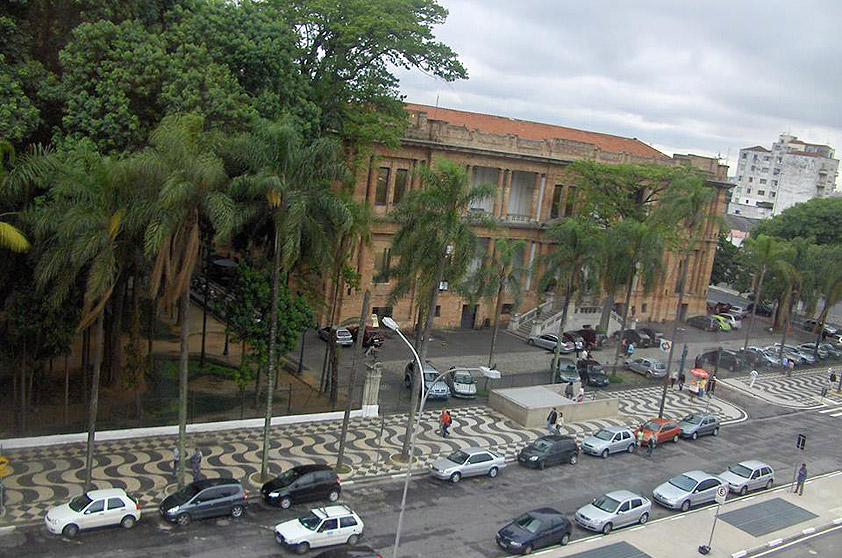 "Estou longe de São Paulo (SP) por um tempo, mas sinto uma saudade danada! Amo essa cidade!", escreve Vitória Tigre, que estes dias fez um tour pelo Centro e fotografou a Pinacoteca do Estado de São Paulo