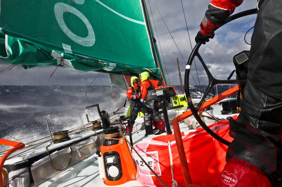 Ação dentro do barco Groupama, durante a travessia entre Auckland e Itajaí Ação dentro do barco Groupama, durante a travessia entre Auckland e Itajaí