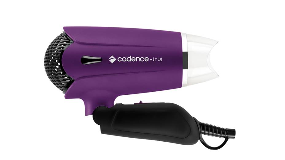 <strong>Cadence &Iacute;ris</strong>Leve e com cabo dobr&aacute;vel, ele pesa 360 gramas. Mas tem uma desvantagem: n&atilde;o &eacute; bivolt. A vers&atilde;o de 220 V tem pot&ecirc;ncia de 1.400 W e a de 127 V tem 1.350 W. S&atilde;o duas velocidades e tr&ecirc;s temperaturas, incluindo ar frio, usado no fim da secagem, para modelar.Pre&ccedil;o sugerido: R$ 59,90.