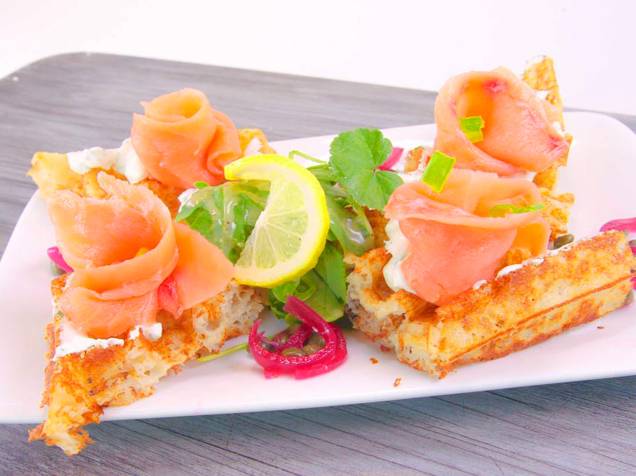 <strong><a href="https://www.wafelsanddinges.com/" rel="Wafels & Dinges" target="_blank">Wafels & Dinges</a></strong> Os famosos <em>wafels</em>, carros-chefe da casa, podem vir salgados (em sabores como <strong>salmão</strong>, bacon e chilli com carne) ou nos tradicionais sabores de doce de leite, nutella e chocolate belga. Além do endereço fixo, a rede também conta com food trucks. <em>West 35th Street, 10001</em> <strong><a href="https://www.wafelsanddinges.com/" rel="Wafels & Dinges" target="_blank">Wafels & Dinges</a></strong> Os famosos <em>wafels</em>, carros-chefe da casa, podem vir salgados (em sabores como <strong>salmão</strong>, bacon e chilli com carne) ou nos tradicionais sabores de doce de leite, nutella e chocolate belga. Além do endereço fixo, a rede também conta com food trucks. <em>West 35th Street, 10001</em>