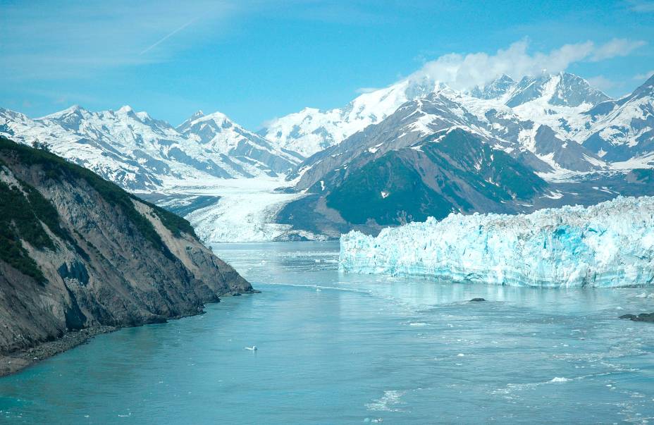 <strong>5. Wrangell St. Elias National Park and Preserve, no Alasca</strong>Aqui, a extensa área de mais de 50 mil km² só pode ser acessada por duas estradas de cascalho. Pra compensar, o parque oferece uma estrutura totalmente voltada ao turismo de aventura.