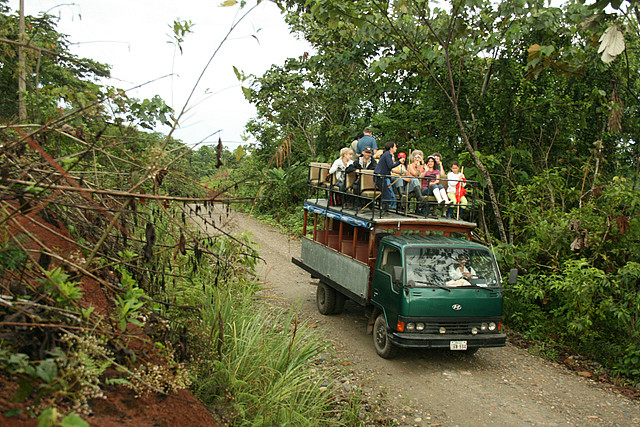 Turistas na reserva de Yachana, no Equador Turistas na reserva de Yachana, no Equador