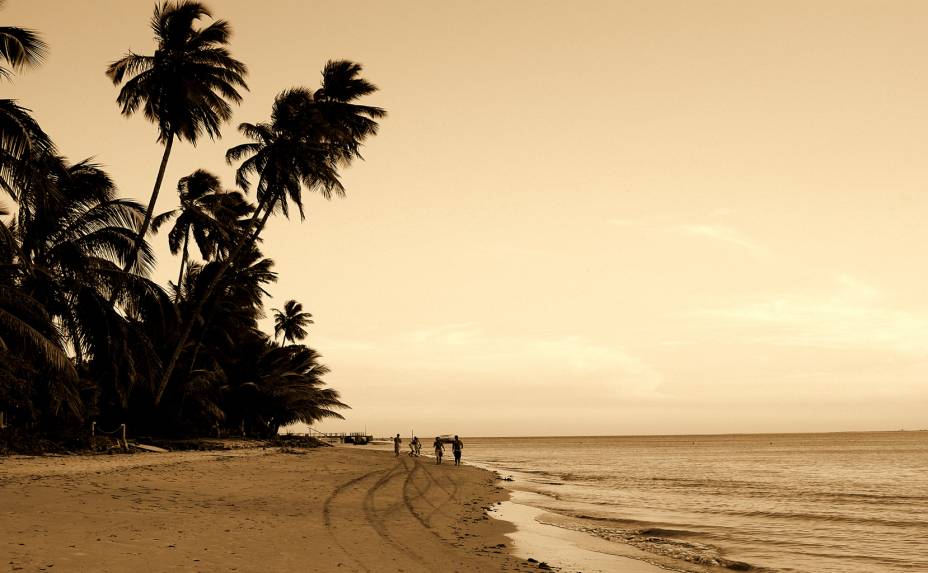 Mar da Baía de Todos os Santos,sob os reflexos das luzes  da cidade, no Solar do Unhão, <a href="https://viajeaqui.abril.com.br/cidades/br-ba-salvador" rel="Salvador" target="_self">Salvador</a>, <a href="https://viajeaqui.abril.com.br/estados/br-bahia" rel="Bahia" target="_self">Bahia</a>