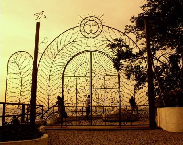 Portão de entrada do <a href="https://viajeaqui.abril.com.br/estabelecimentos/br-ba-salvador-atracao-museu-de-arte-moderna-solar-do-unhao" rel="Solar do Unhão" target="_self">Solar do Unhão</a>, <a href="https://viajeaqui.abril.com.br/cidades/br-ba-salvador" rel="Salvador" target="_self">Salvador</a>, <a href="https://viajeaqui.abril.com.br/estados/br-bahia" rel="Bahia" target="_self">Bahia</a> Portão de entrada do <a href="https://viajeaqui.abril.com.br/estabelecimentos/br-ba-salvador-atracao-museu-de-arte-moderna-solar-do-unhao" rel="Solar do Unhão" target="_self">Solar do Unhão</a>, <a href="https://viajeaqui.abril.com.br/cidades/br-ba-salvador" rel="Salvador" target="_self">Salvador</a>, <a href="https://viajeaqui.abril.com.br/estados/br-bahia" rel="Bahia" target="_self">Bahia</a>
