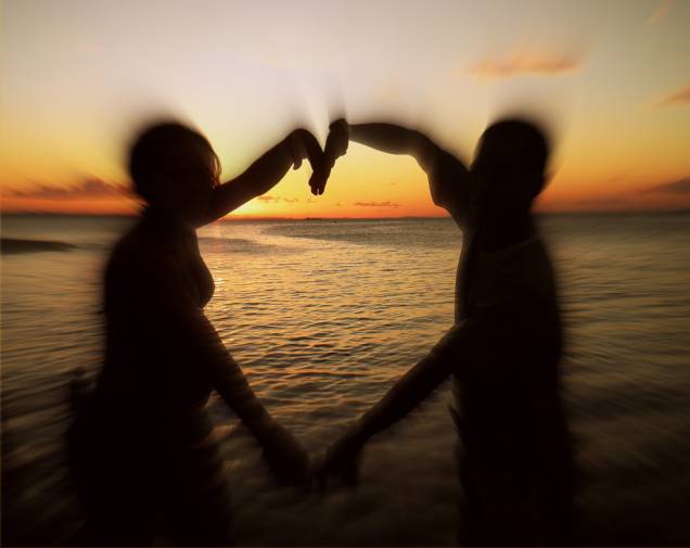 Jovem casal se diverte durante o pôr do sol na Praia da Ribeira, <a href="https://viajeaqui.abril.com.br/cidades/br-ba-salvador" rel="Salvador" target="_self">Salvador</a>, <a href="https://viajeaqui.abril.com.br/estados/br-bahia" rel="Bahia" target="_self">Bahia</a> Jovem casal se diverte durante o pôr do sol na Praia da Ribeira, <a href="https://viajeaqui.abril.com.br/cidades/br-ba-salvador" rel="Salvador" target="_self">Salvador</a>, <a href="https://viajeaqui.abril.com.br/estados/br-bahia" rel="Bahia" target="_self">Bahia</a>
