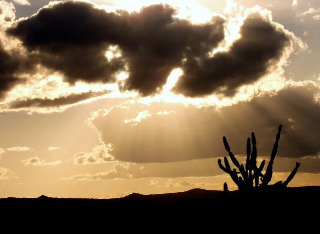 Pôr do sol, em Milagres, sertão da <a href="https://viajeaqui.abril.com.br/estados/br-bahia" rel="Bahia" target="_self">Bahia</a> Pôr do sol, em Milagres, sertão da <a href="https://viajeaqui.abril.com.br/estados/br-bahia" rel="Bahia" target="_self">Bahia</a>