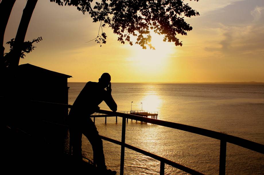 Pôr do sol no <a href="https://viajeaqui.abril.com.br/estabelecimentos/br-ba-salvador-atracao-museu-de-arte-moderna-solar-do-unhao" rel="Solar do Unhão" target="_blank">Solar do Unhão</a>, em <a href="https://viajeaqui.abril.com.br/cidades/br-ba-salvador" rel="Salvador" target="_blank">Salvador</a> (<a href="https://viajeaqui.abril.com.br/estados/br-bahia" rel="BA" target="_blank">BA</a>)