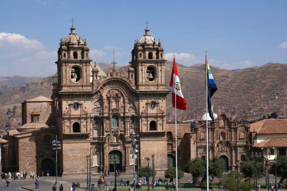 A Iglesia de la Compañia foi erguida pelos jesuítas no século 16 sobre um palácio inca