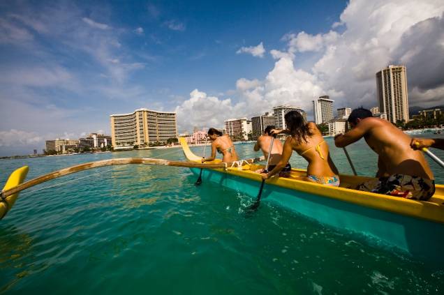 As praias e os hotéis de Waikiki Beach são mundialmente conhecidos, além de serem uma das atrações mais procuradas de Honolulu. Na foto, a prova de canoagem clássica havaiana As praias e os hotéis de Waikiki Beach são mundialmente conhecidos, além de serem uma das atrações mais procuradas de Honolulu. Na foto, a prova de canoagem clássica havaiana