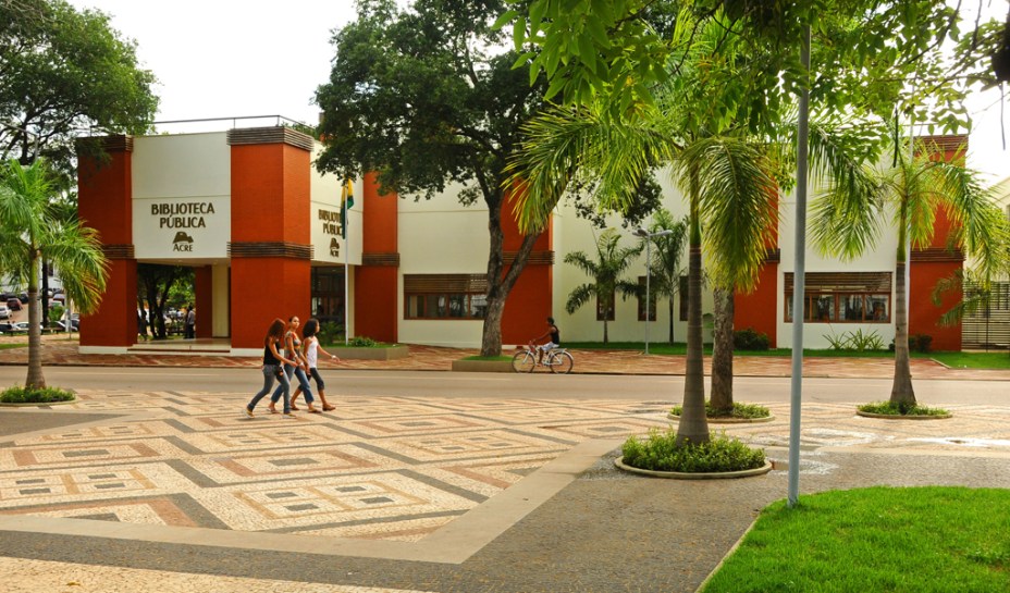 Biblioteca pública em Rio Branco (AC)