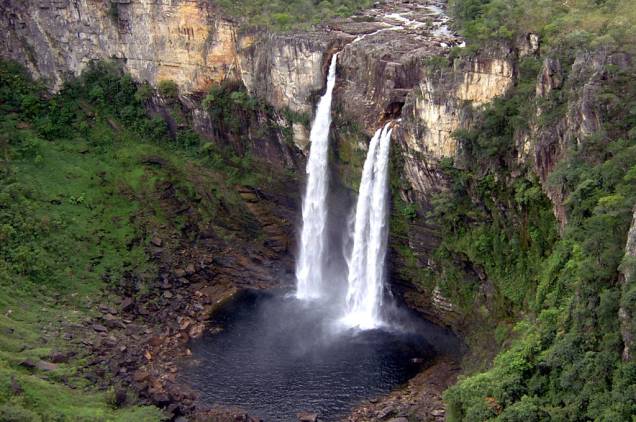 A Chapada dos Veadeiros reúne impressionante conjunto de rios, quedas-dágua, cânions, trilhas e formações geológicas em meio ao Cerrado A Chapada dos Veadeiros reúne impressionante conjunto de rios, quedas-dágua, cânions, trilhas e formações geológicas em meio ao Cerrado