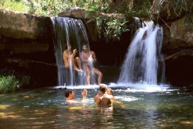 A Cachoeira do Raizama, no Parque Nacional da Chapada dos Veadeiros, é boa para salto e tem bons cânions para rapel. Próximo a ela, há paredões de pedra e piscinas naturais A Cachoeira do Raizama, no Parque Nacional da Chapada dos Veadeiros, é boa para salto e tem bons cânions para rapel. Próximo a ela, há paredões de pedra e piscinas naturais