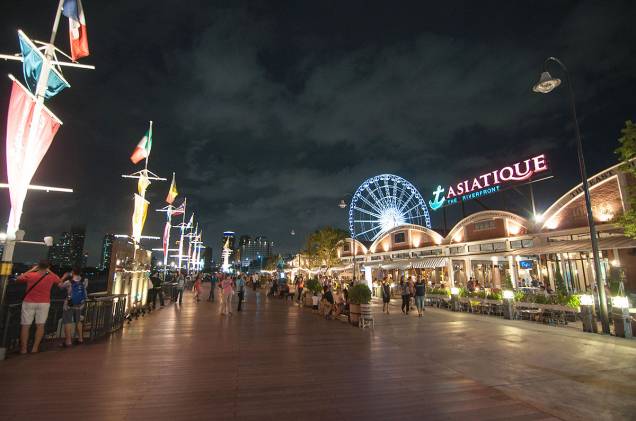 O mercado Asiatique, que fica de frente para o rio Chao Phraya O mercado Asiatique, que fica de frente para o rio Chao Phraya