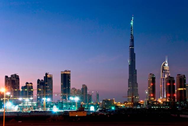 Skyline de <a href="https://viajeaqui.abril.com.br/cidades/emirados-arabes-unidos-dubai" rel="Dubai" target="_blank">Dubai</a>, dominado pelo Burj Khalifa, o edifício mais alto do mundo Skyline de <a href="https://viajeaqui.abril.com.br/cidades/emirados-arabes-unidos-dubai" rel="Dubai" target="_blank">Dubai</a>, dominado pelo Burj Khalifa, o edifício mais alto do mundo