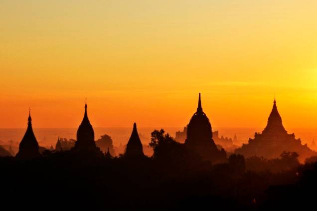 Você pode percorrer os campos de Bagan, em Mianmar, a pé, de charrete ou de bicicleta Você pode percorrer os campos de Bagan, em Mianmar, a pé, de charrete ou de bicicleta