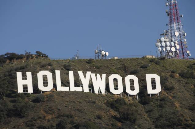 O icônico letreiro nas colinas de Hollywood foi erguido em 1923 como uma propaganda para um empreendimento imobiliário. Cada letra mede 15 metros de altura O icônico letreiro nas colinas de Hollywood foi erguido em 1923 como uma propaganda para um empreendimento imobiliário. Cada letra mede 15 metros de altura