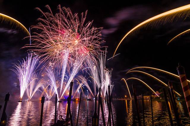 IllumiNations visto do Pavilhão da Itália (Foto: Flickr | Creative Commons - CC BY-NC-ND 2.0 | Mark Willard)