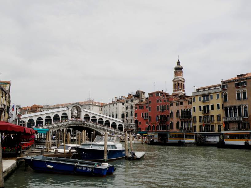 Ponte Rialto, no Grande Canal