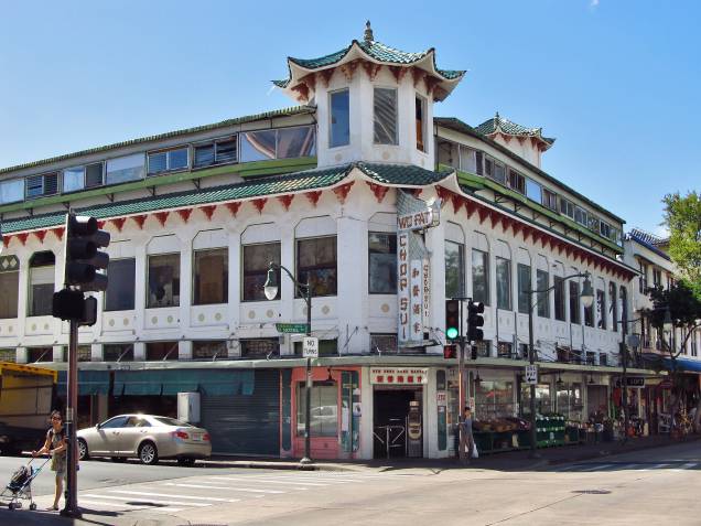 Chinatown é um dos bairros de imigrantes mais antigos dos Estados Unidos Chinatown é um dos bairros de imigrantes mais antigos dos Estados Unidos