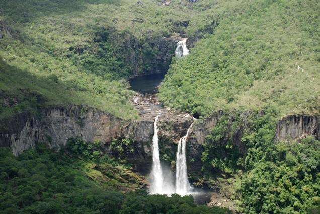 Uma trilha de cerca de 10 quilômetros (ida e volta) levao às cacheorias do Salto do Rio Preto, 1 e 2 - sem local para nadar, mas com belo mirante Uma trilha de cerca de 10 quilômetros (ida e volta) levao às cacheorias do Salto do Rio Preto, 1 e 2 - sem local para nadar, mas com belo mirante