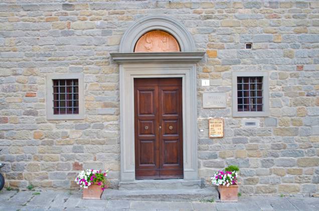 Fachada do Museu Diocesano de Cortona. O museu tem importantes obras de arte das igrejas da região Fachada do Museu Diocesano de Cortona. O museu tem importantes obras de arte das igrejas da região