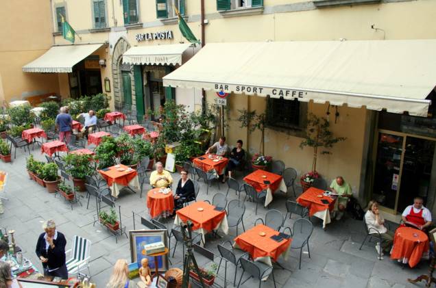 Cafés e bares charmosos são o que não faltam em Cortona Cafés e bares charmosos são o que não faltam em Cortona