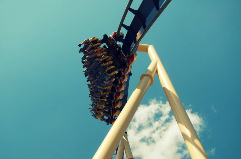 A Montu é uma das atrações de adrenalina do Busch Gardens