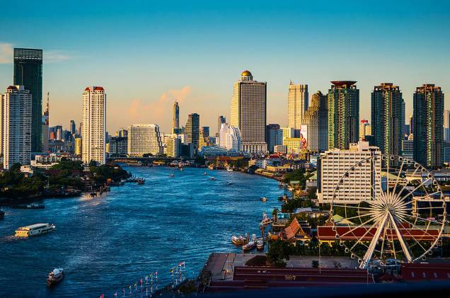 O rio Chao Phraya divide a cidade de Bangcoc ao meio e é um dos cartões-postais da cidade tailandesa O rio Chao Phraya divide a cidade de Bangcoc ao meio e é um dos cartões-postais da cidade tailandesa