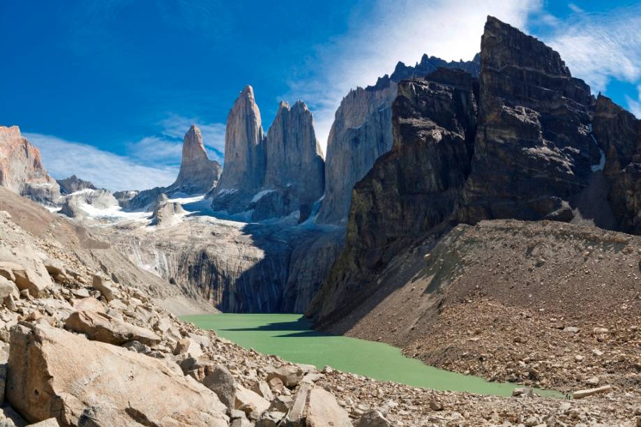 As torres de granito Monzino, Central e Di Agostini elevam-se a mais de 2000 metros de altitude formando um dos mais desafiadores cenários para montanhistas de todo o mundo. A caminhada até sua base é um dos programas mais populares do parque