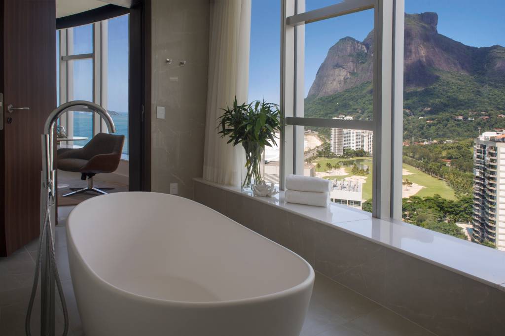 banheirosupremevicentedepaulo Banheiro supreme do Hotel Nacional, no Rio de Janeiro