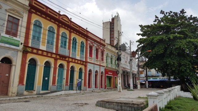 Caserio no centro da cidade
