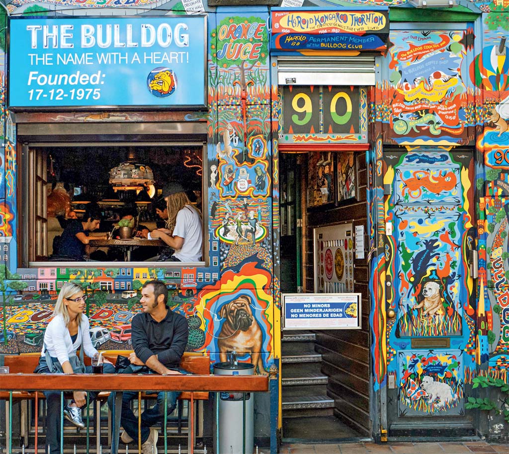 As cores da liberdade no coffee shop Bulldog As cores da liberdade no coffee shop Bulldog