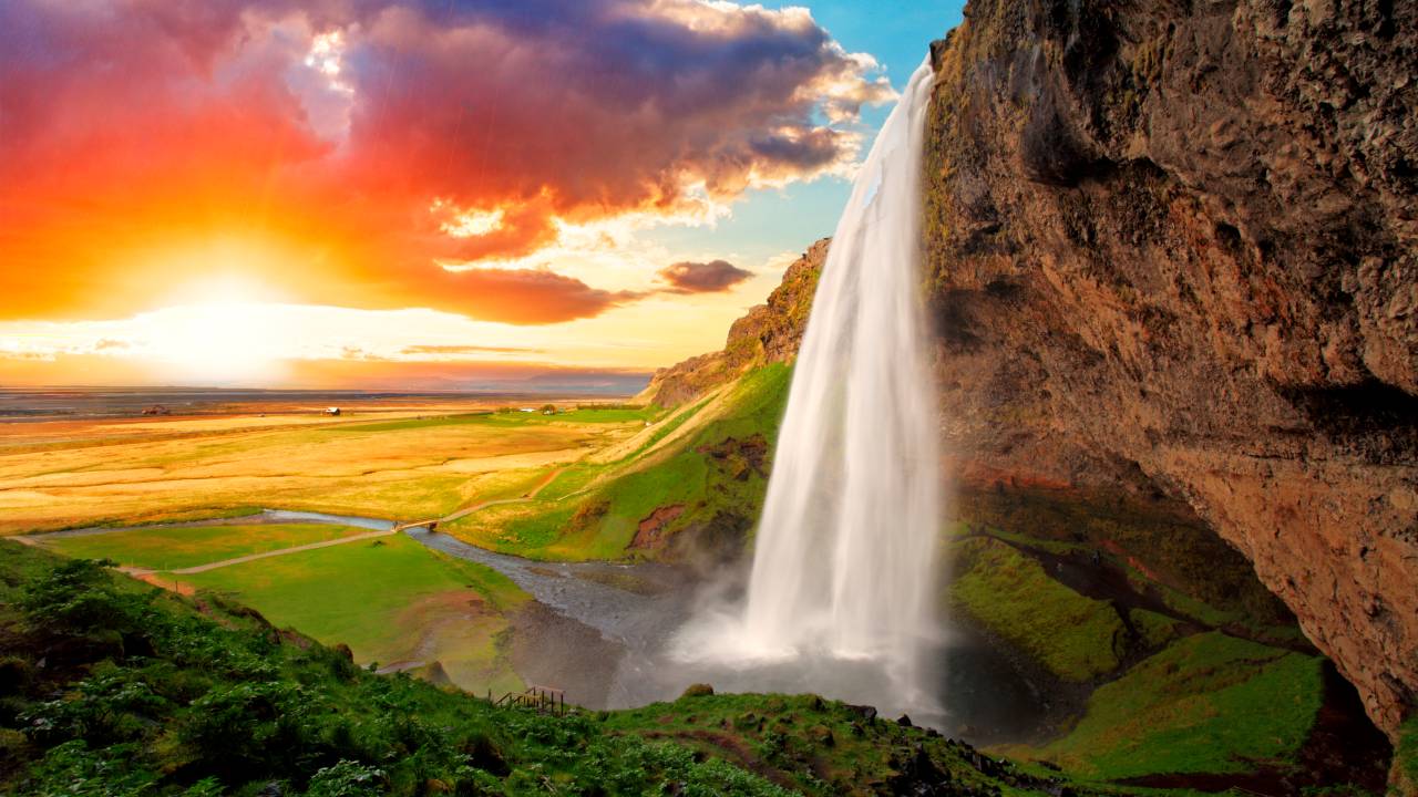 Cachoeira de Seljalandsfoss, na Islândia