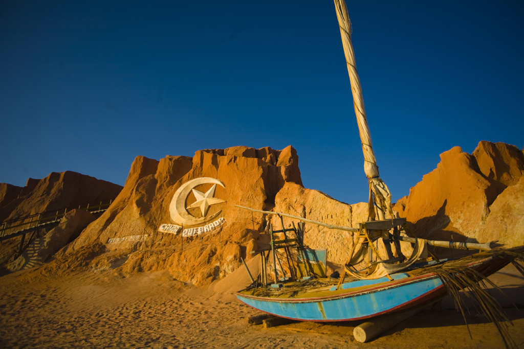 Falésias na praia de Canoa Quebrada (CE)