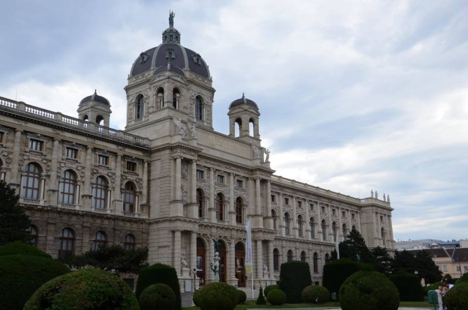 O Museu Kunsthistorisches é um dos melhores museus da Europa, abrigando importantes coleções de arte antiga - como na ala dedicada ao Egito, e sua impressionante pinacoteca com obras de mestres como Brueghel, Rafael e Velasquez O Museu Kunsthistorisches é um dos melhores museus da Europa, abrigando importantes coleções de arte antiga - como na ala dedicada ao Egito, e sua impressionante pinacoteca com obras de mestres como Brueghel, Rafael e Velasquez