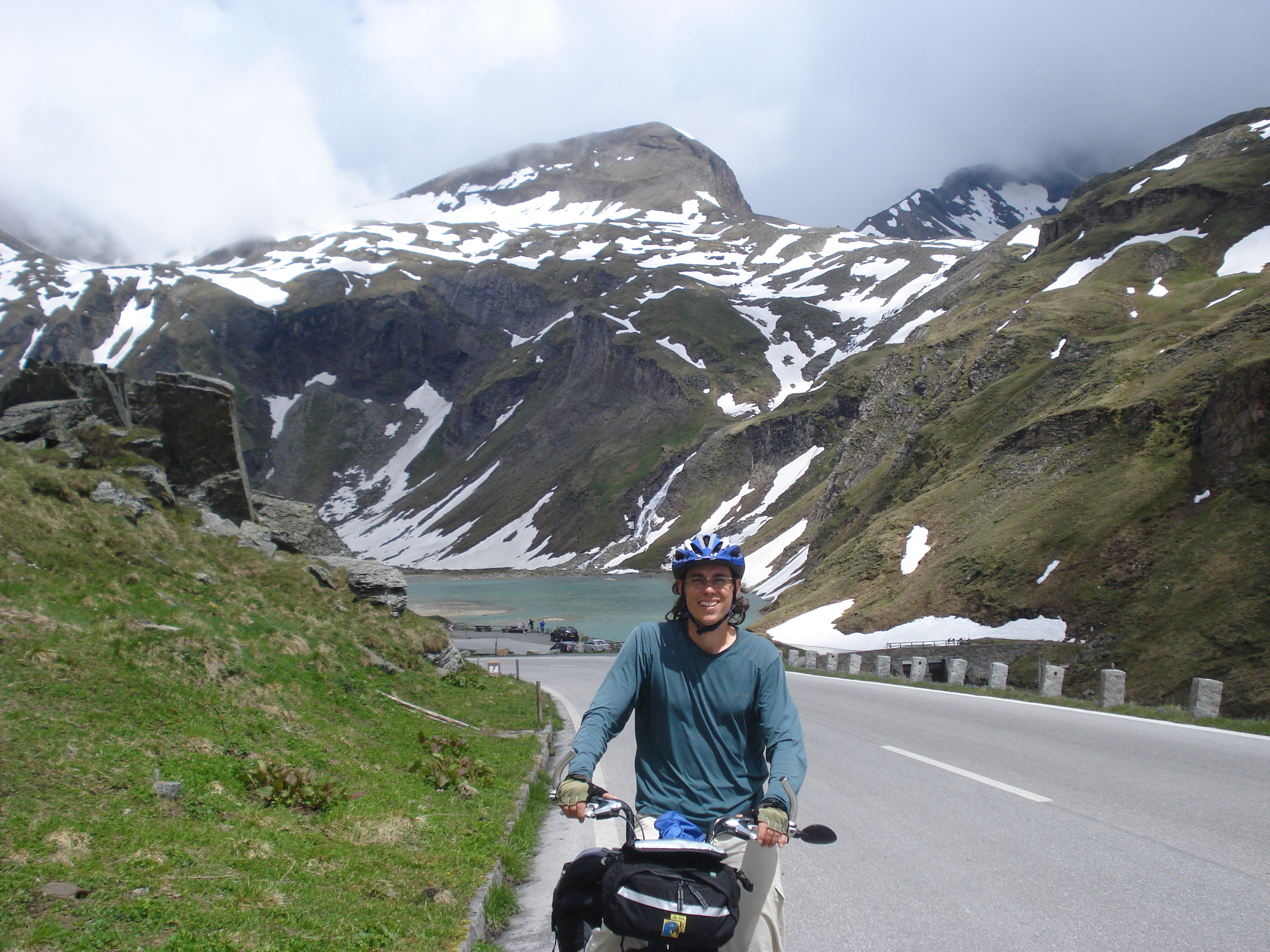 Rodrigo Telles, um dos fundadores do Clube de Cicloturismo do Brasil, em uma de suas viagens de bicicleta