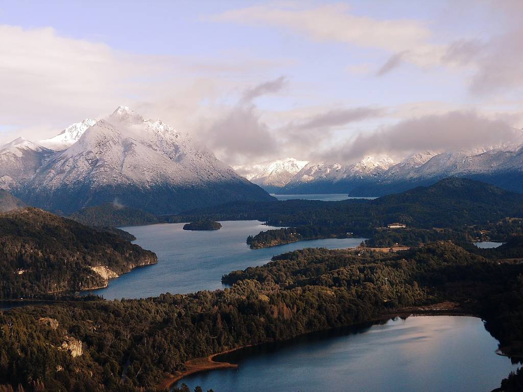 Lagos em <a href="https://viajeaqui.abril.com.br/cidades/ar-bariloche" rel="Bariloche" target="_self">Bariloche</a>, <a href="https://viajeaqui.abril.com.br/paises/argentina" rel="Argentina" target="_self">Argentina</a> Lagos em <a href="https://viajeaqui.abril.com.br/cidades/ar-bariloche" rel="Bariloche" target="_self">Bariloche</a>, <a href="https://viajeaqui.abril.com.br/paises/argentina" rel="Argentina" target="_self">Argentina</a>