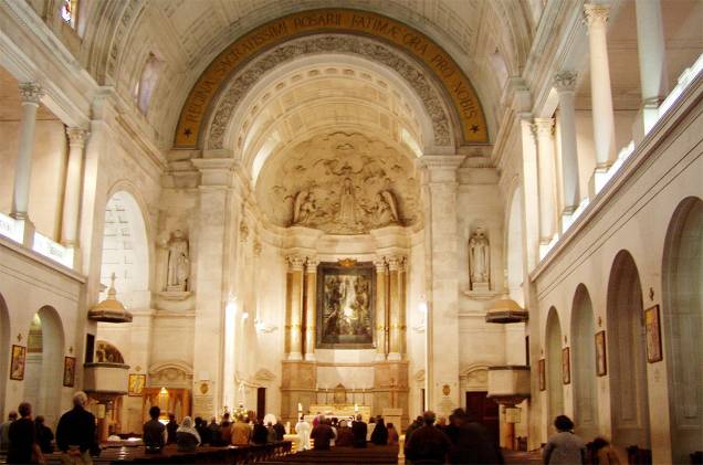 Interior do santuário de Nossa Senhora de Fátima, em Portugal Interior do santuário de Nossa Senhora de Fátima, em Portugal