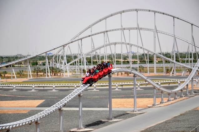 Formula Rossa, a montanha-russa mais rápida do mundo: os carrinhos chegam a atingir 240 km/h em menos de cinco minutos Formula Rossa, a montanha-russa mais rápida do mundo: os carrinhos chegam a atingir 240 km/h em menos de cinco minutos