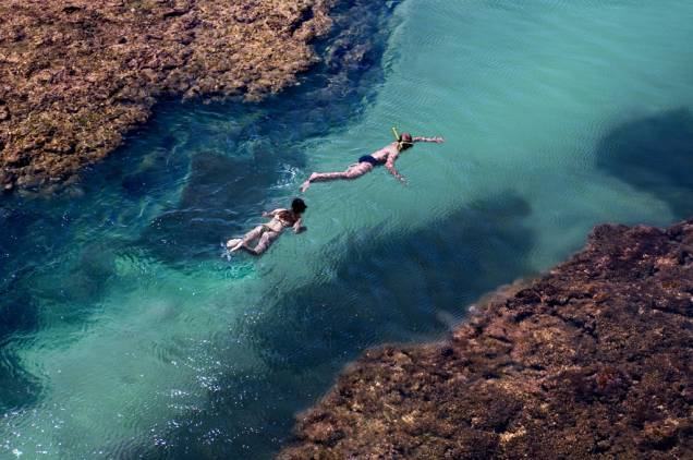 As piscinas naturais de Taipu de Fora estão no auge duas vezes por mês – para ver o aquário natural que se forma leve snorkel (ou alugue um) As piscinas naturais de Taipu de Fora estão no auge duas vezes por mês – para ver o aquário natural que se forma leve snorkel (ou alugue um)