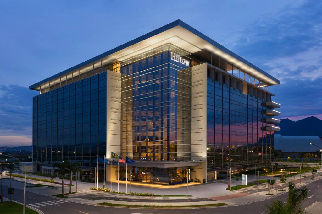 hiltonbarrariodejaneiro_exterior_hr.jpeg