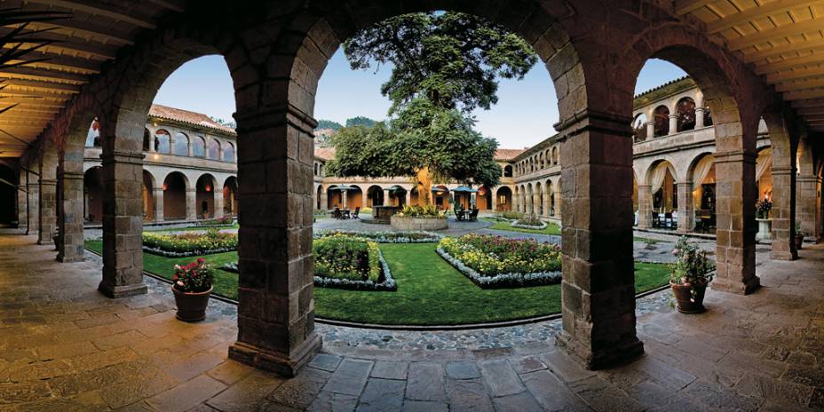 O Hotel Monastério foi instalado no antigo monastério San Antonio Abad, por sua vez construído em 1592 sobre ruínas de um palácio inca