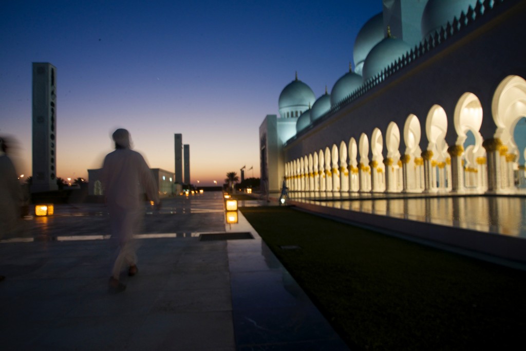 Olha ela a&iacute;, ao anoitecer