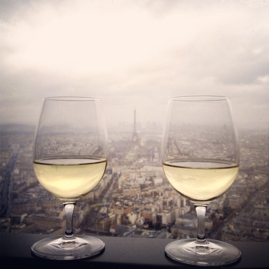 O restaurante Le Ciel de Paris (cieldeparis.com), ótima escolha para uma refeição with a view, no 56º andar do edifício