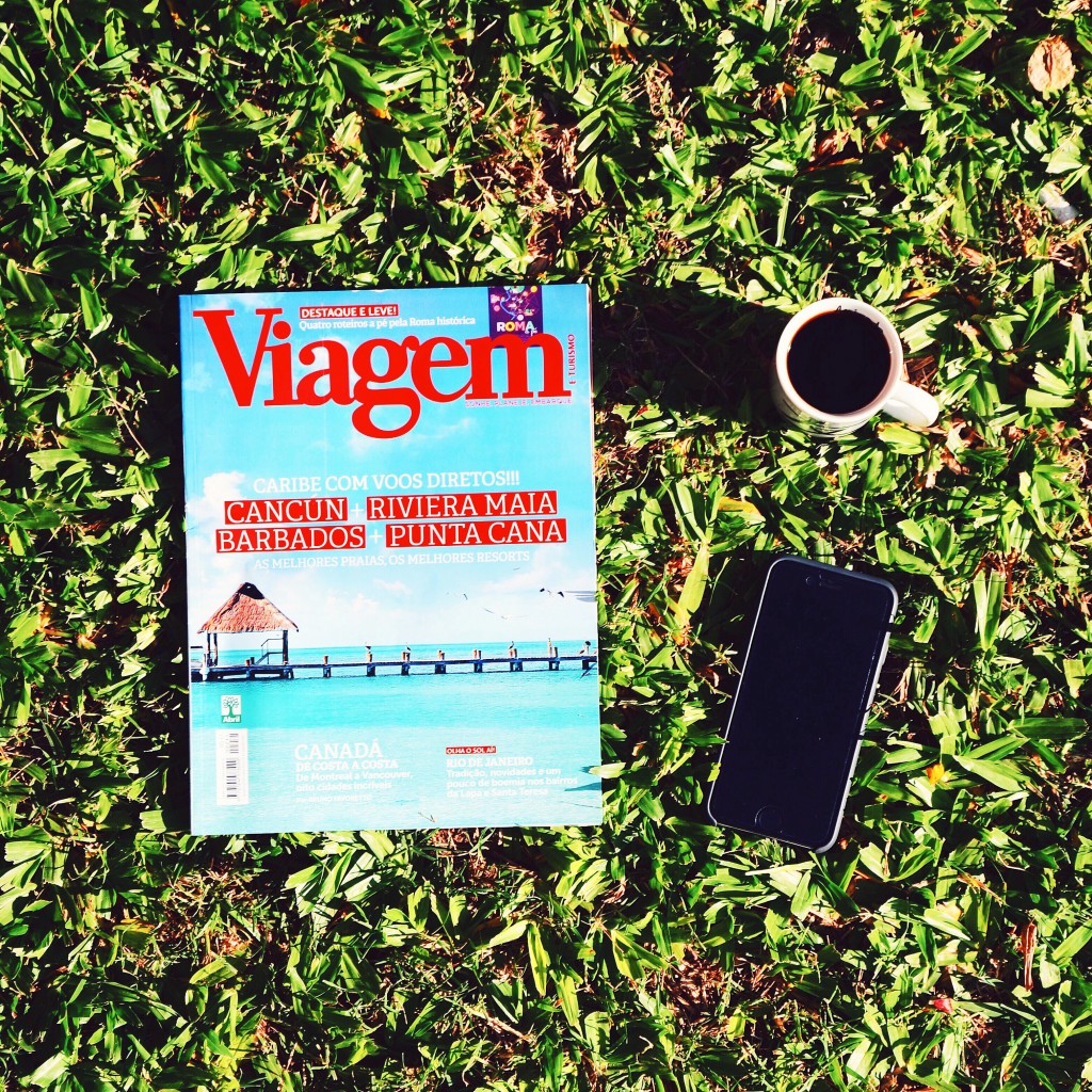 Repeti este clique v&aacute;rias vezes, at&eacute; que a sombra da x&iacute;cara sa&iacute;sse de cima da revista e toda a composi&ccedil;&atilde;o entrasse em harmonia. Edi&ccedil;&atilde;o: Photoshop, filtro C2 do VSCOcam e Snapseed